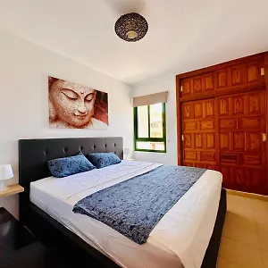 casa-alondras.adeje-hotels.com/